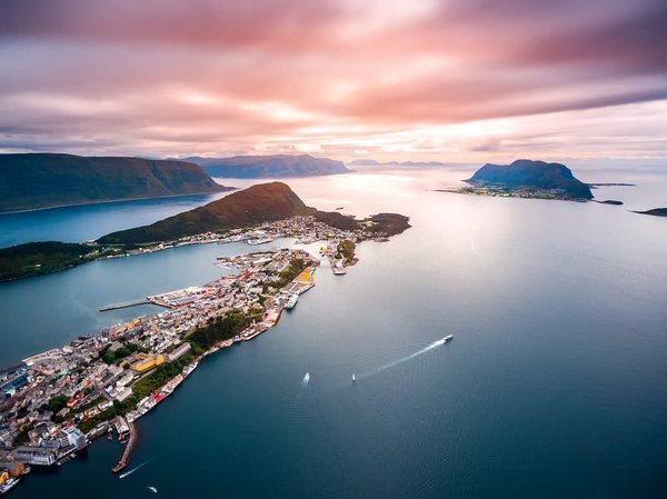 How to Master the Art of Digital Photography and Capture Stunning Moments?